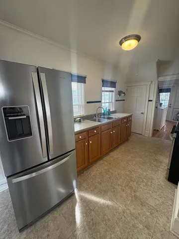 $2,100 | 207 Church Street, New Bedford, MA 02745