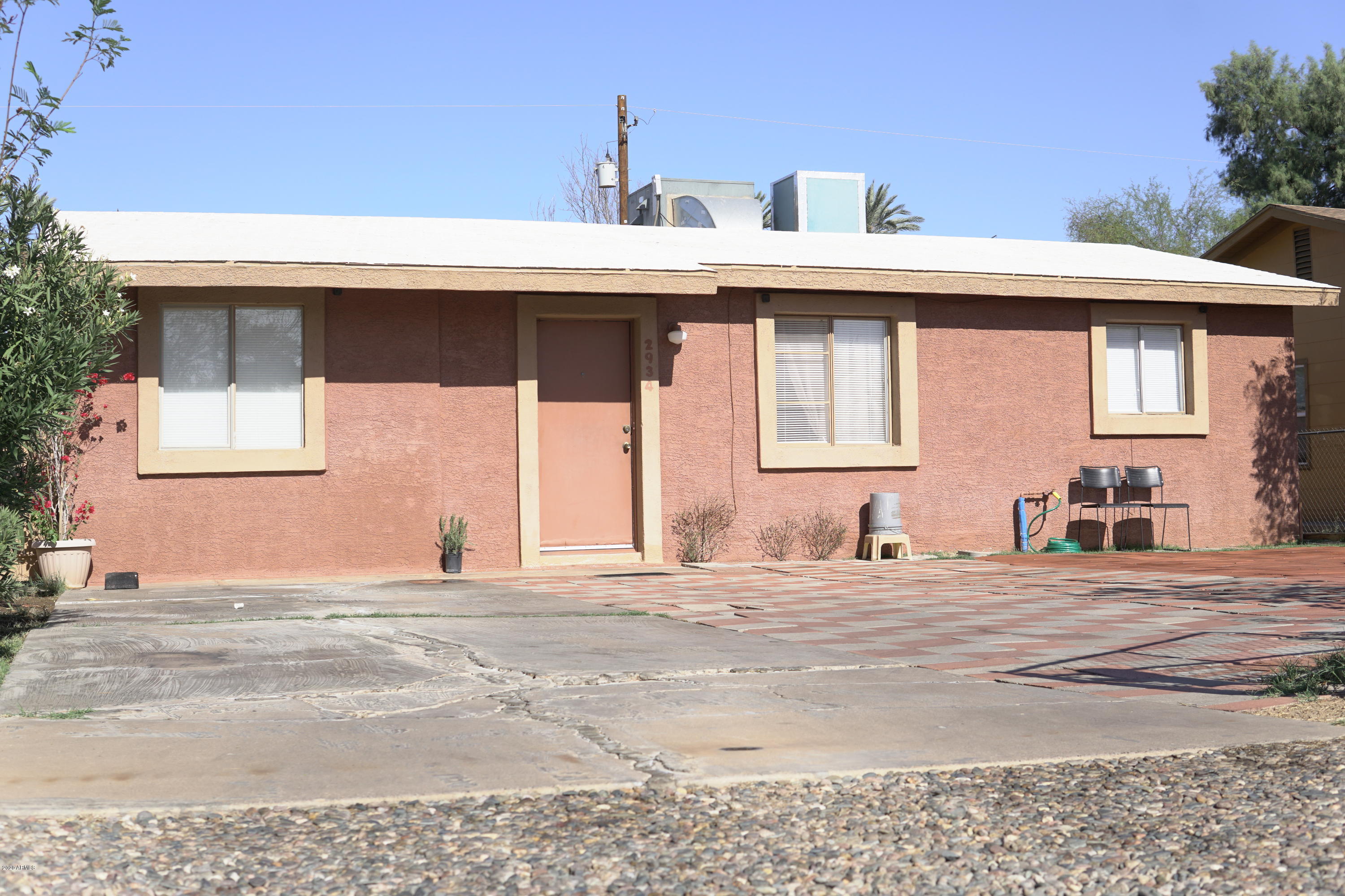 2934 West Monte Vista Road Phoenix, AZ 85009 - Photo 1 of 10 Manuela1