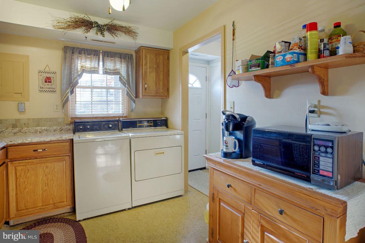 1762 Devers Road York, PA 17404 - Photo 4 of 15