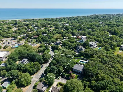 $949,000 | 30 South South Dewey Place, Montauk, NY 11954