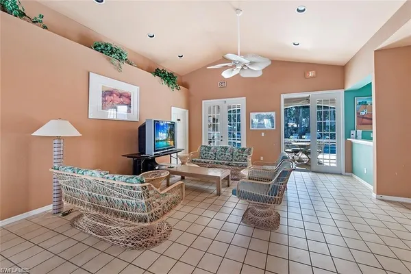 $4,500 | 1070 Woodshire Lane, Unit E204, Naples, FL 34105