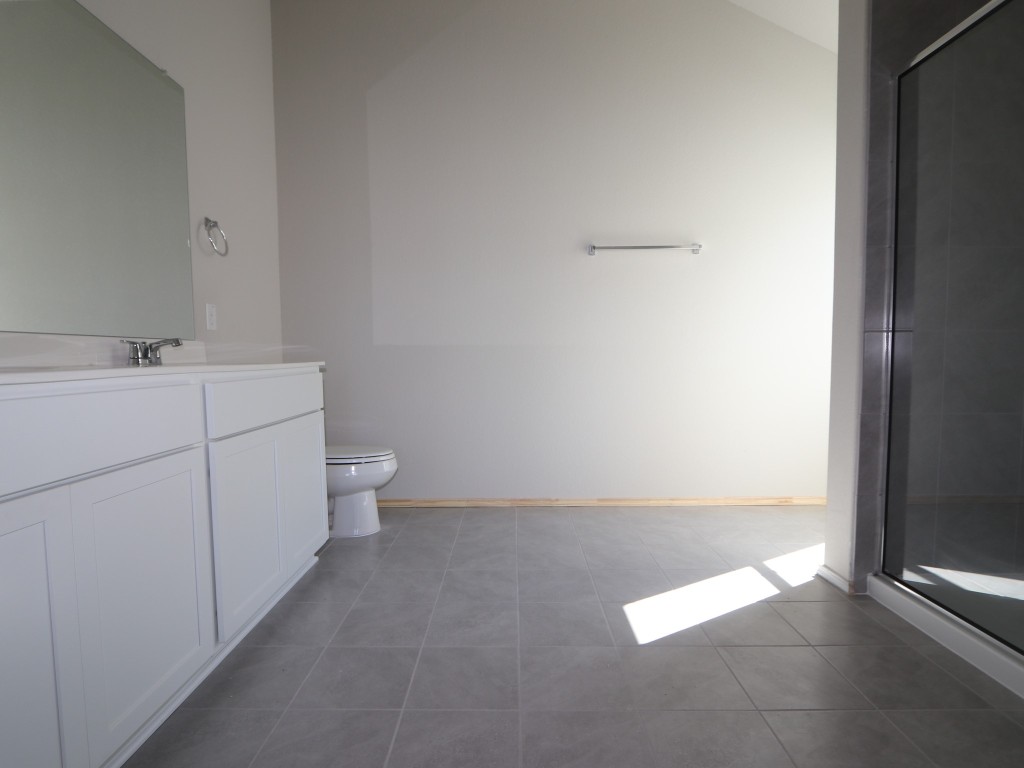 9204 Furman Drive Austin, TX 78747 - Photo 15 of 17 a view of bathroom