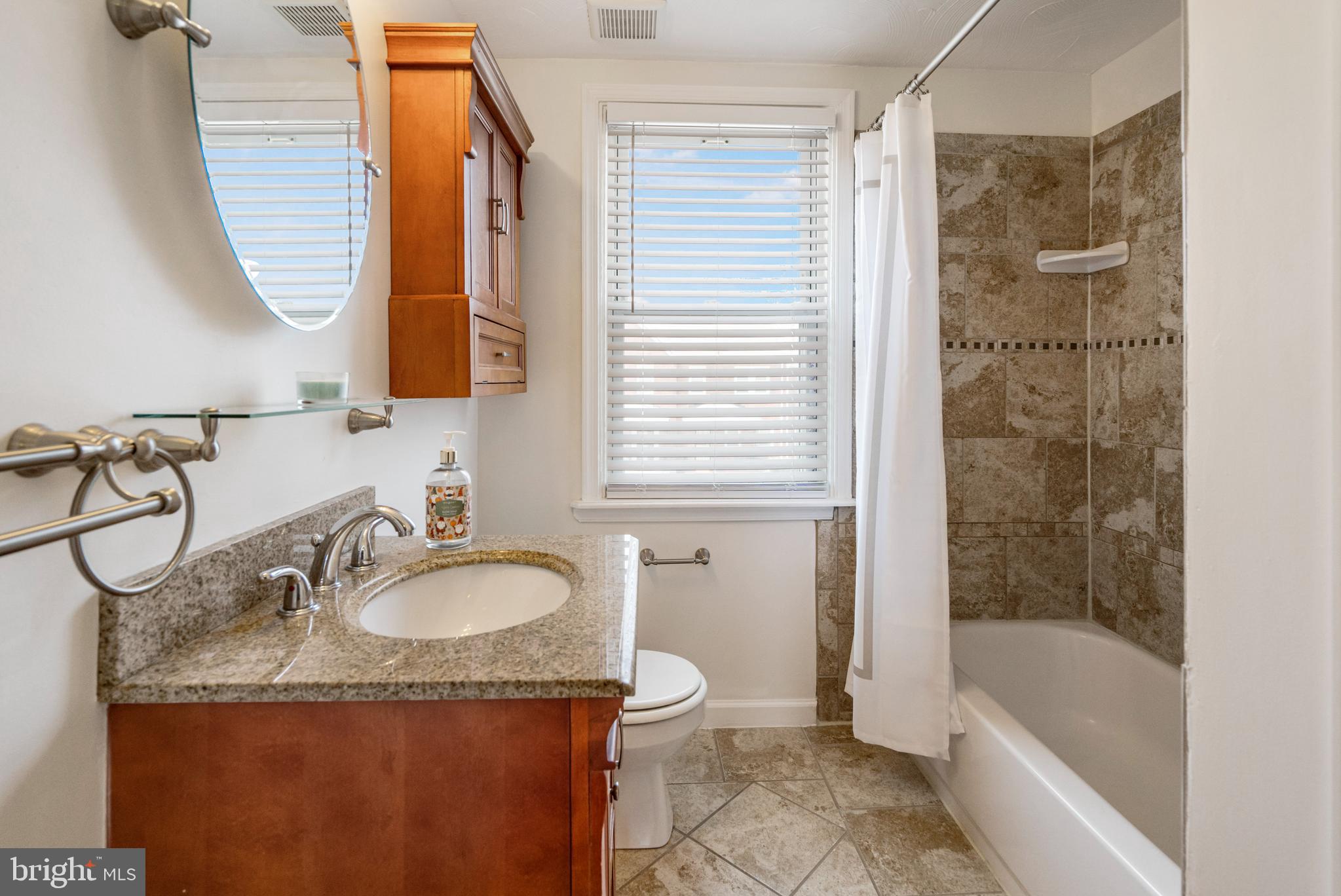 3901 Grantley Road Baltimore, MD 21215 - Photo 17 of 30 Modern Full Bathroom