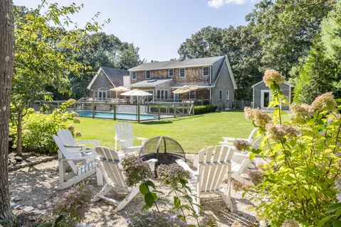 $2,995,000 | 14 Debras Way, Wainscott, NY 11975