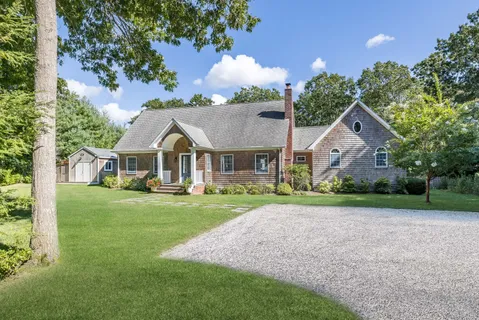 $2,995,000 | 14 Debras Way, Wainscott, NY 11975