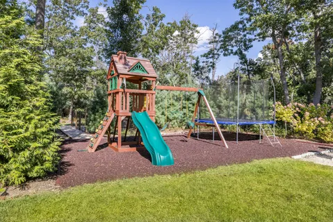 $2,995,000 | 14 Debras Way, Wainscott, NY 11975