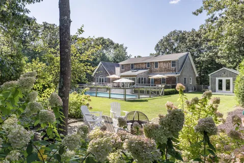 $2,995,000 | 14 Debras Way, Wainscott, NY 11975