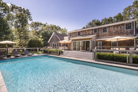 $2,995,000 | 14 Debras Way, Wainscott, NY 11975