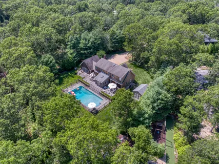 $2,995,000 | 14 Debras Way, Wainscott, NY 11975