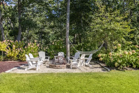 $2,995,000 | 14 Debras Way, Wainscott, NY 11975