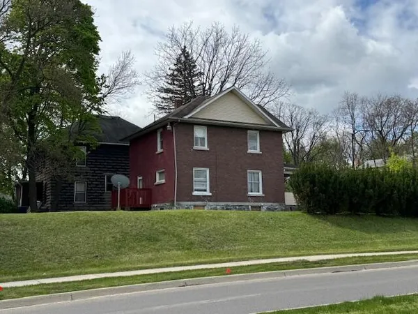 $89,900 | 905 Martin Luther King Jr Drive, Jackson, MI 49203