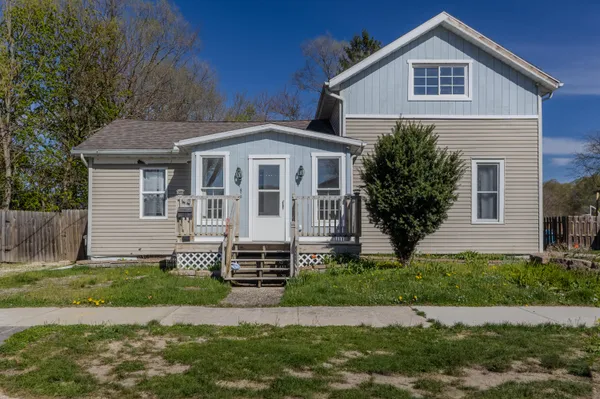 $195,000 | 409 South Haver Street, Hartford, MI 49057