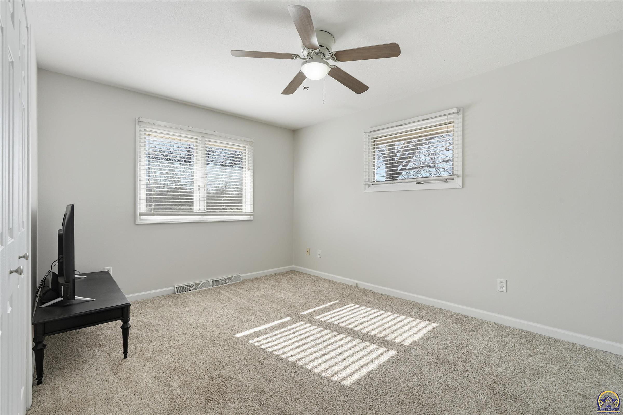 4330 Southeast 26th Terrace Topeka, KS 66605 - Photo 17 of 38