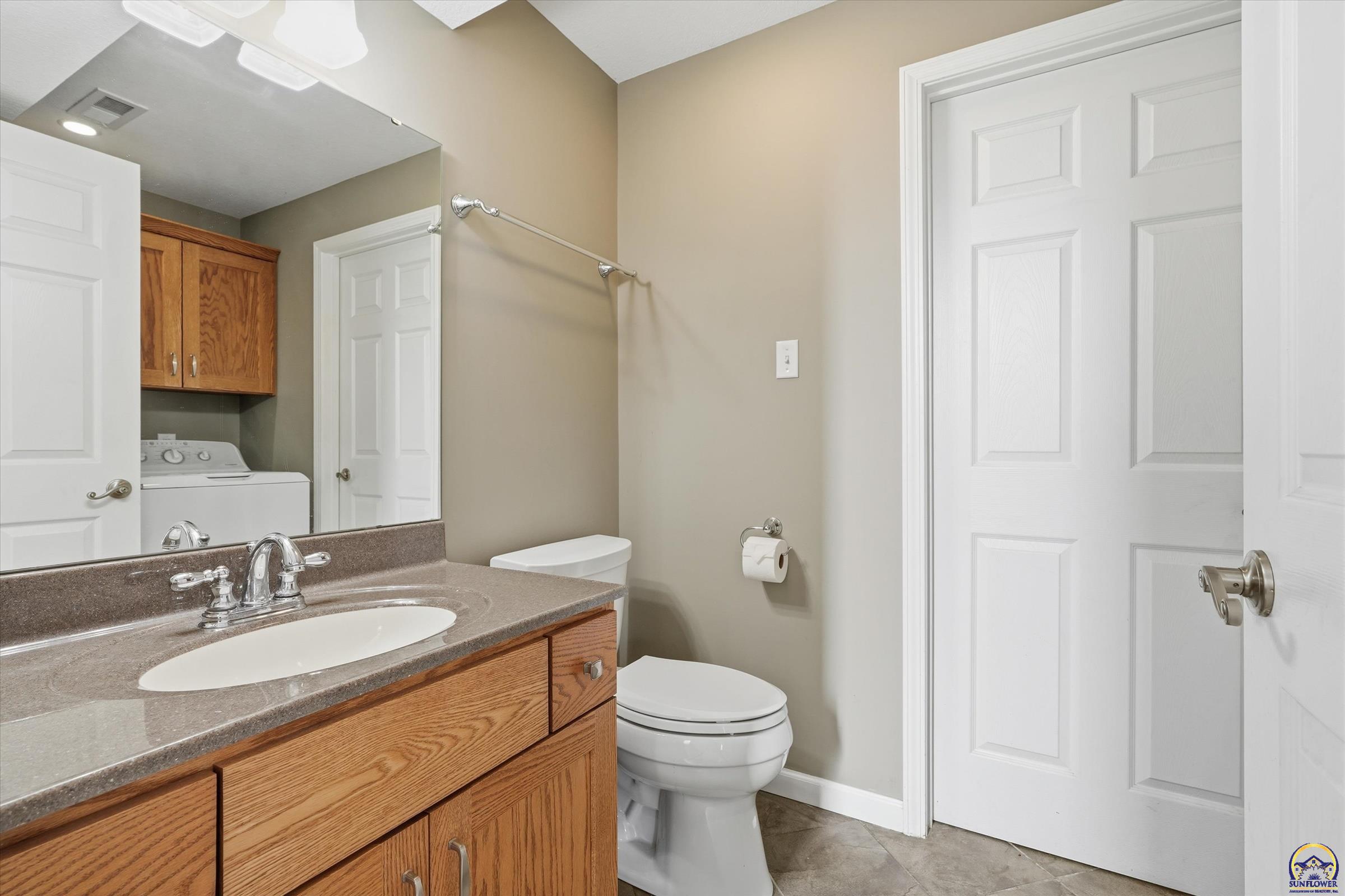 4330 Southeast 26th Terrace Topeka, KS 66605 - Photo 22 of 38