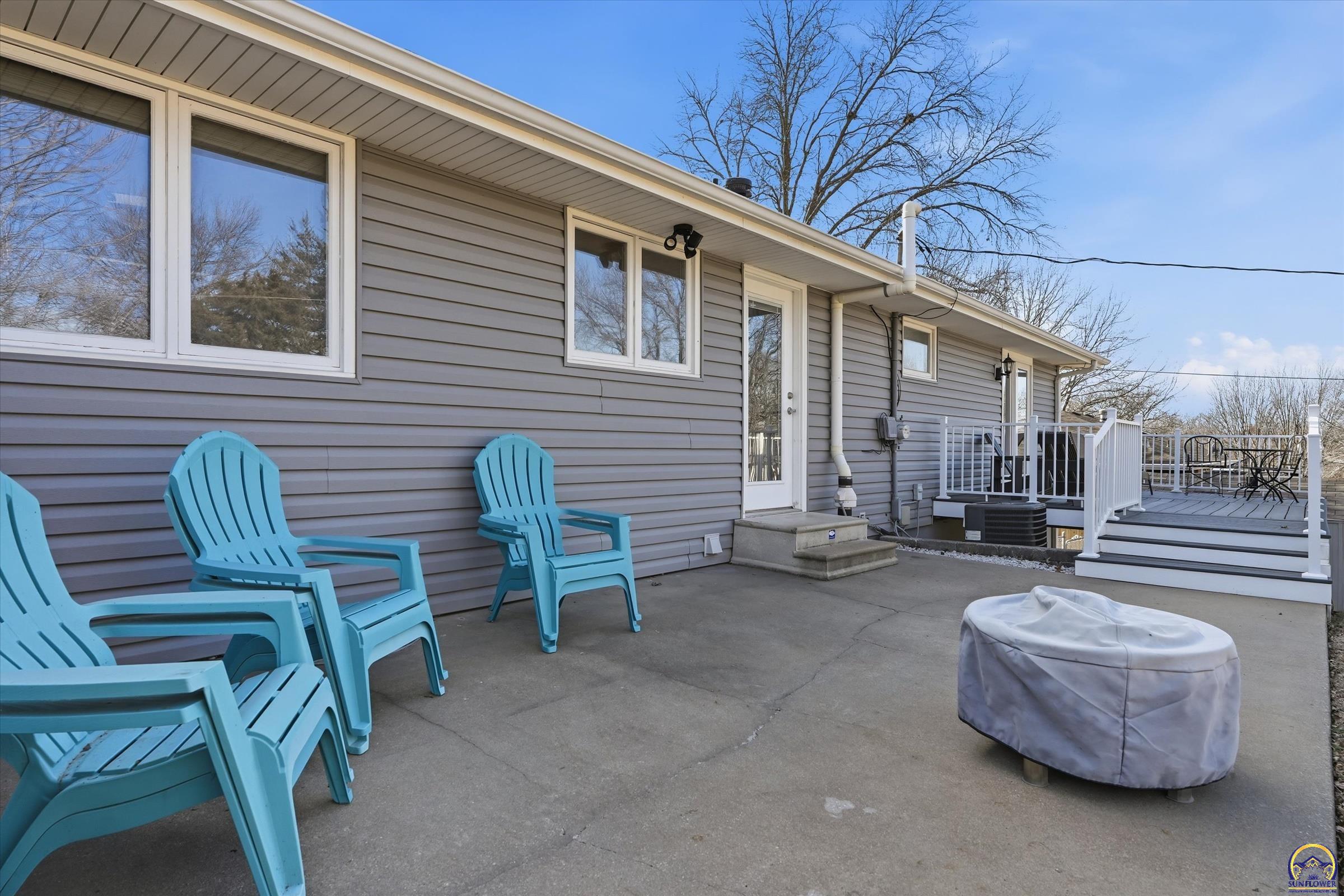 4330 Southeast 26th Terrace Topeka, KS 66605 - Photo 29 of 38