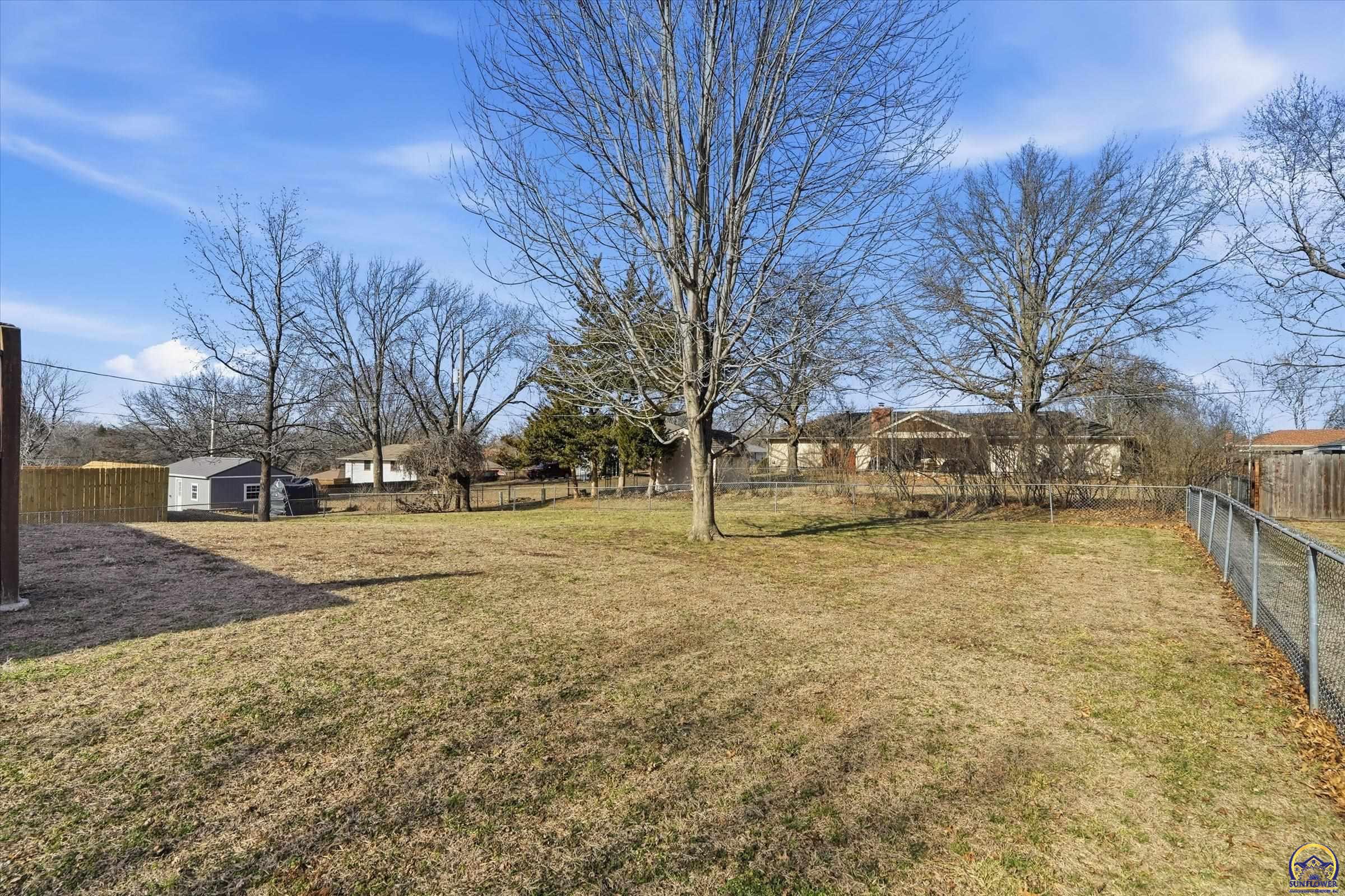 4330 Southeast 26th Terrace Topeka, KS 66605 - Photo 30 of 38