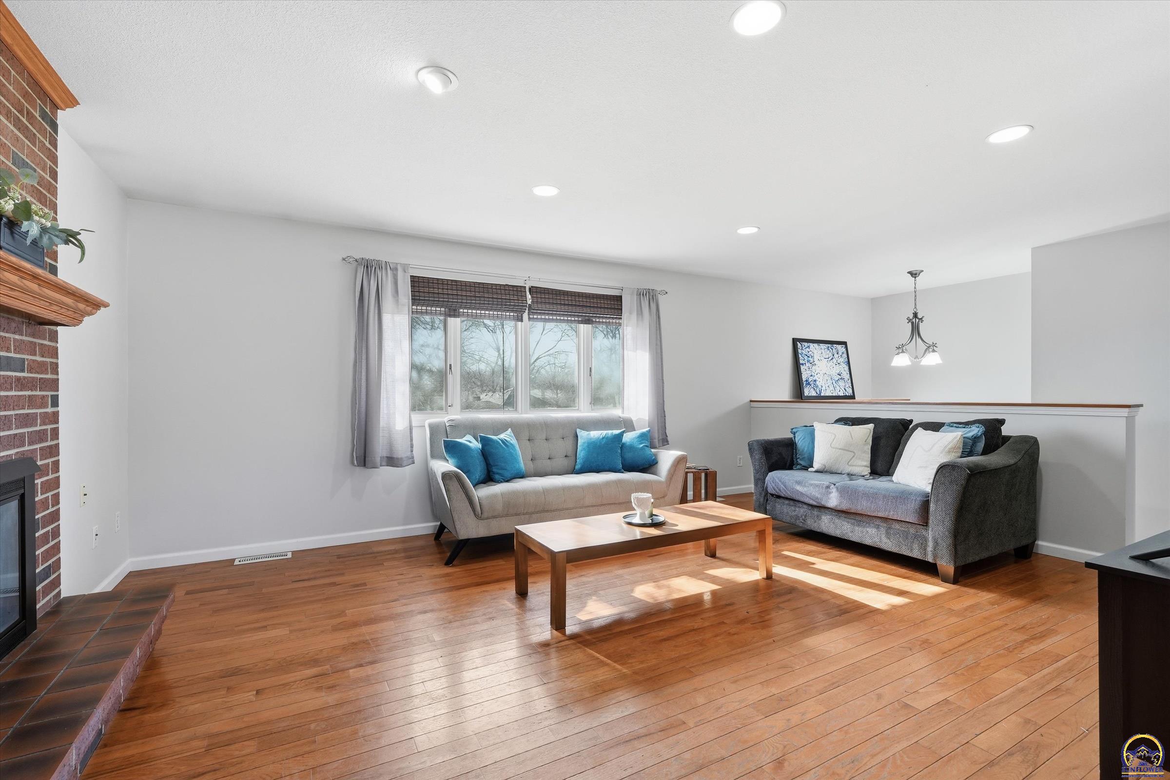 4330 Southeast 26th Terrace Topeka, KS 66605 - Photo 5 of 38