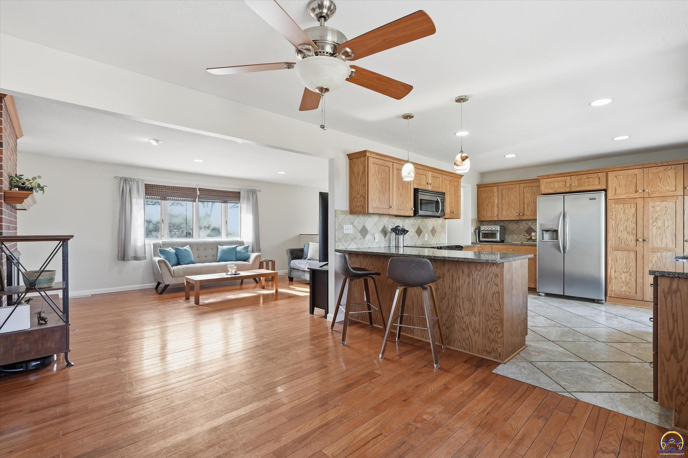 4330 Southeast 26th Terrace Topeka, KS 66605 - Photo 7 of 38