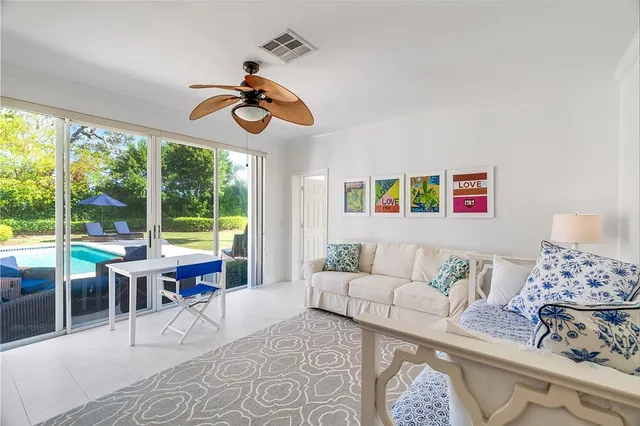 a picture of a wall with a white wall