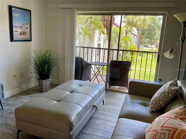 $1,900 | 3213 South Beneva Road, Unit 204, Sarasota, FL 34232