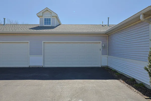 $2,200 | 12166 White Tail Lane, Huntley, IL 60142