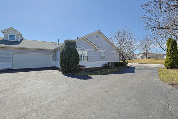 $2,200 | 12166 White Tail Lane, Huntley, IL 60142