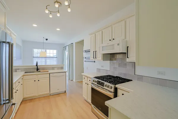 $2,200 | 12166 White Tail Lane, Huntley, IL 60142