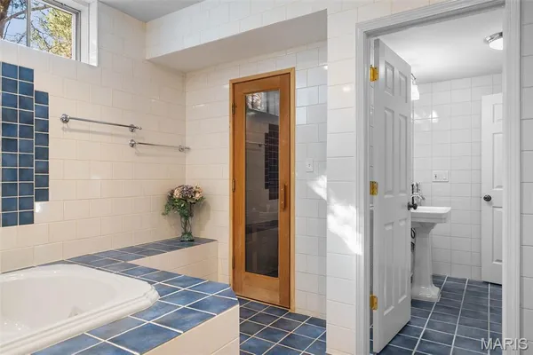 $1,720,000 | 1103 Bonhomme Bluff Court, Chesterfield, MO 63005