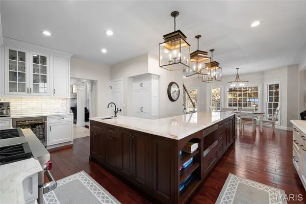 $1,720,000 | 1103 Bonhomme Bluff Court, Chesterfield, MO 63005