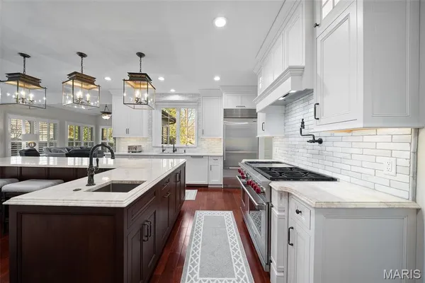$1,720,000 | 1103 Bonhomme Bluff Court, Chesterfield, MO 63005