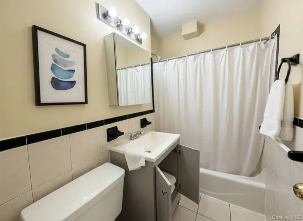 $3,800 | 451 Fulton Avenue, Unit 124, Hempstead, NY 11550
