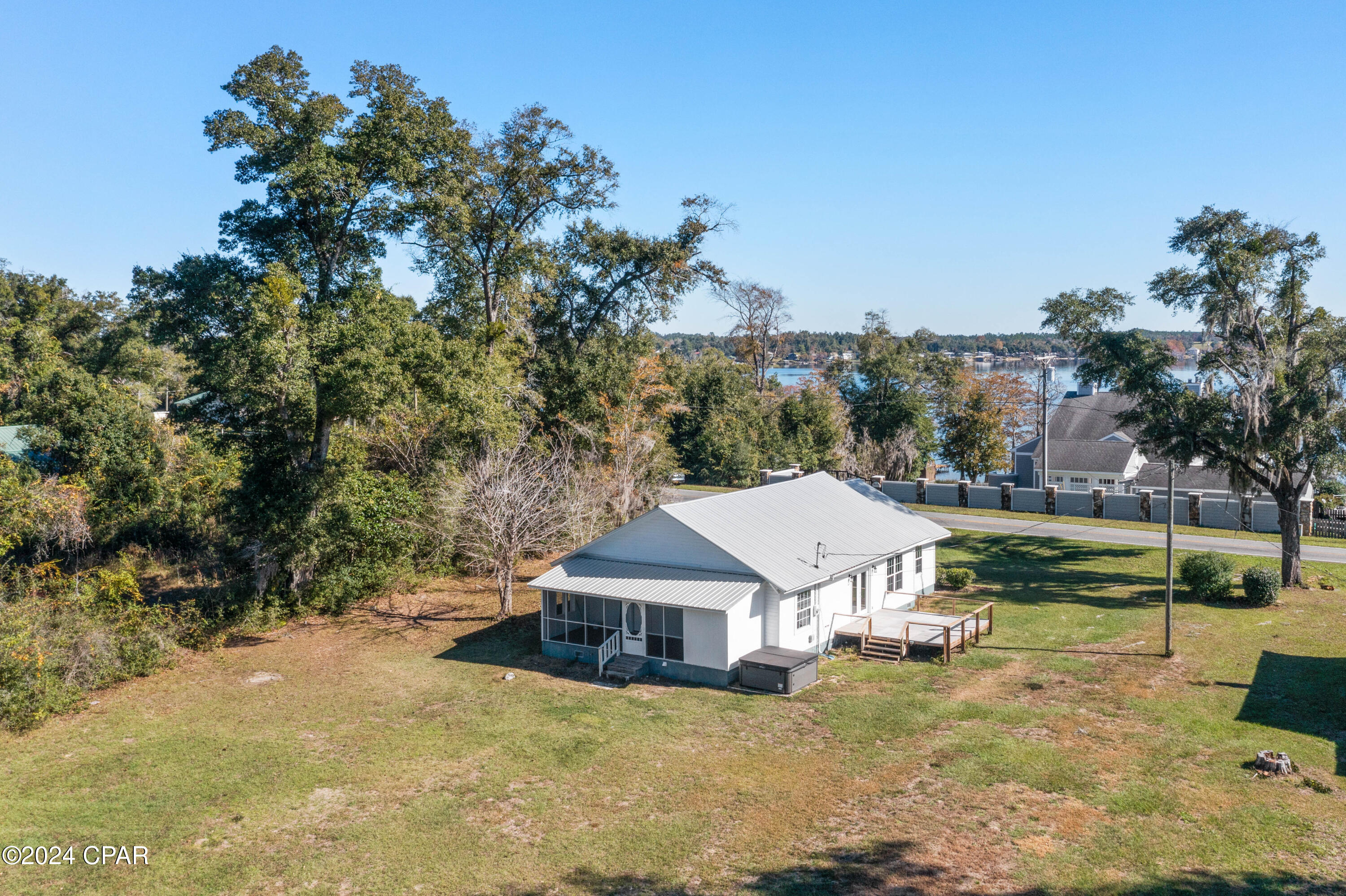409 Lakepoint Road Alford, FL 32420 - Photo 32 of 43 Gallery Image 32