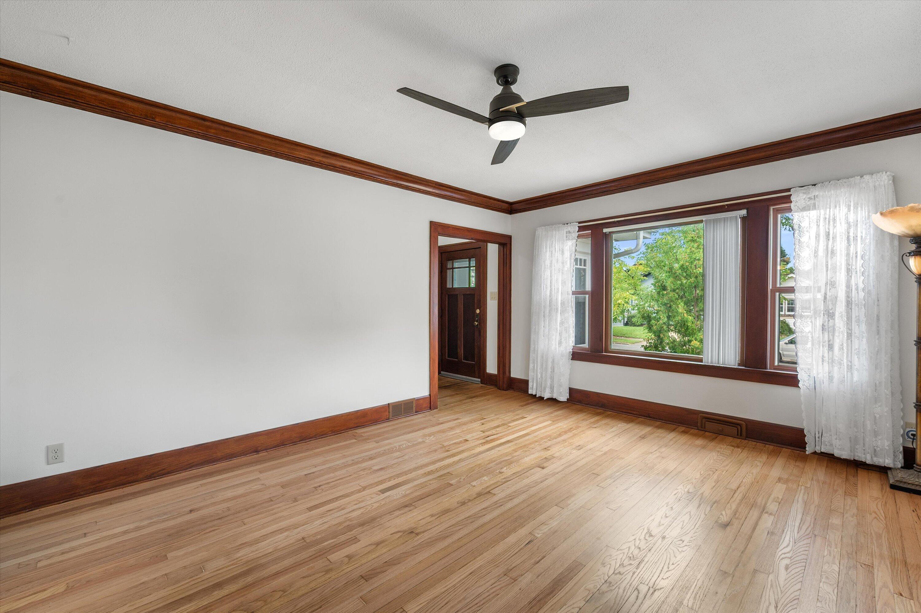 3709 Haven Avenue Racine, WI 53405 - Photo 7 of 37 04-DSC0020