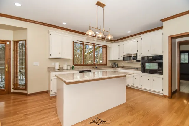 $659,999 | 55 Oak Creek Drive, Yorkville, IL 60560