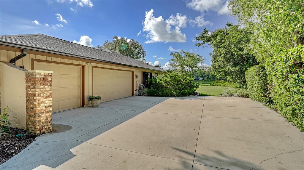 7426 Weeping Willow Boulevard Sarasota, FL 34241 - Photo 10 of 66 a view of a porch of the house