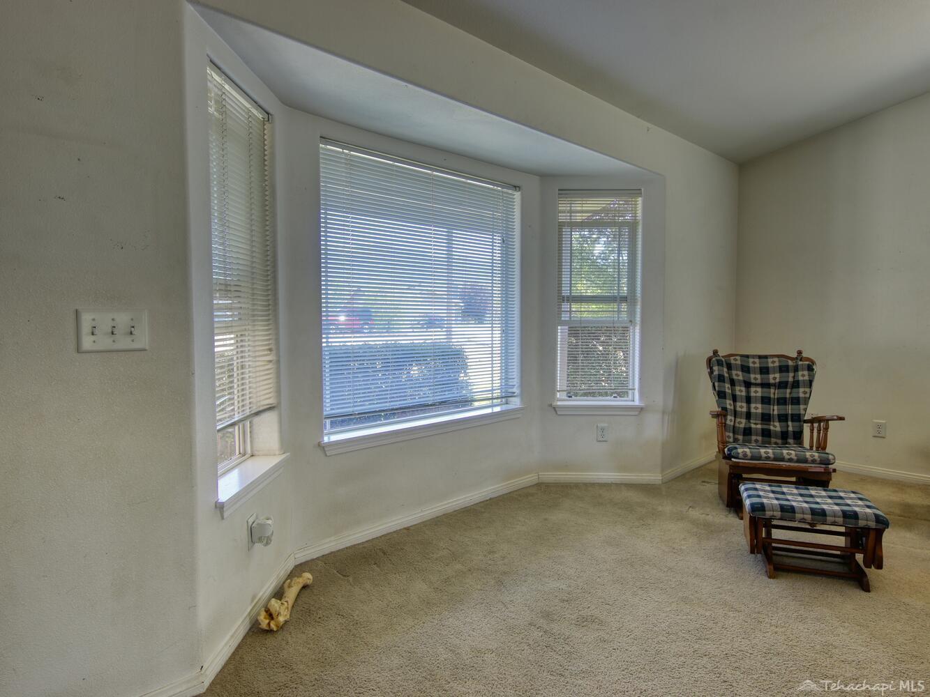 21725 Mid Way Tehachapi, CA 93561 - Photo 7 of 39 Gallery Image 7