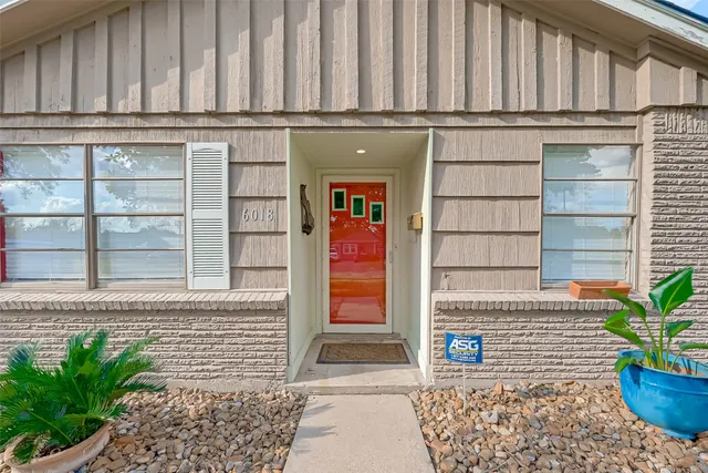 $2,000 | 6018 Berendo Street, Houston, TX 77092