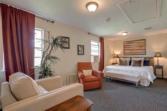 $2,000 | 6018 Berendo Street, Houston, TX 77092