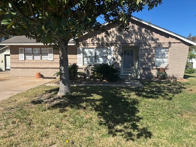 $1,900 | 6018 Berendo Street, Houston, TX 77092