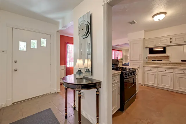 $2,000 | 6018 Berendo Street, Houston, TX 77092