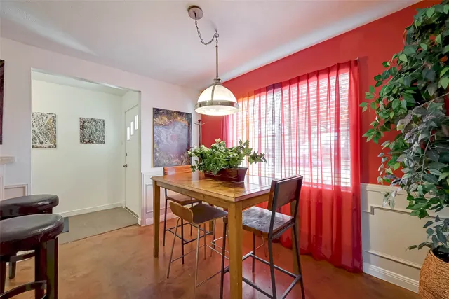 $2,000 | 6018 Berendo Street, Houston, TX 77092