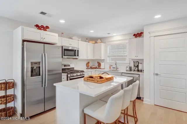 $2,500 | 19 Cummings Street, Unit 108, Mantoloking, NJ 08738