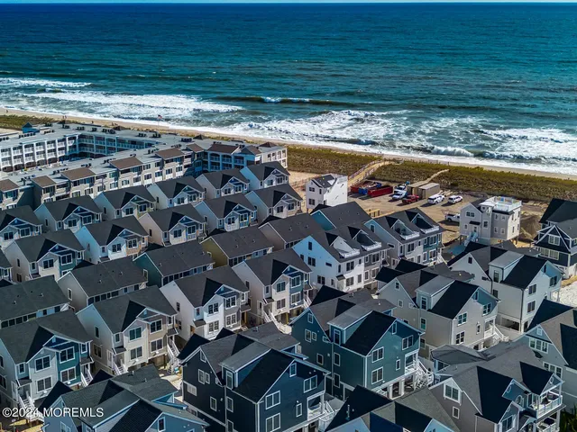 $2,500 | 19 Cummings Street, Unit 108, Mantoloking, NJ 08738