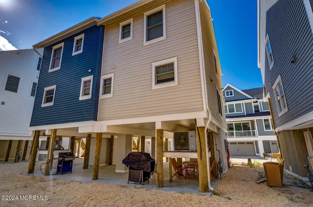 $2,500 | 19 Cummings Street, Unit 108, Mantoloking, NJ 08738