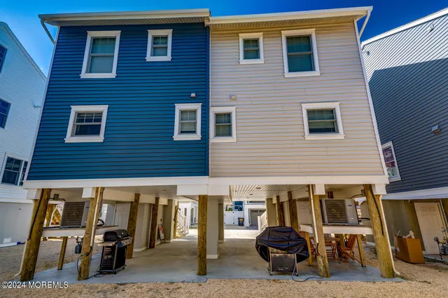 $2,500 | 19 Cummings Street, Unit 108, Mantoloking, NJ 08738