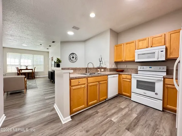 $207,900 | 3880 Summer Grove Way North, Unit 56, Jacksonville, FL 32257