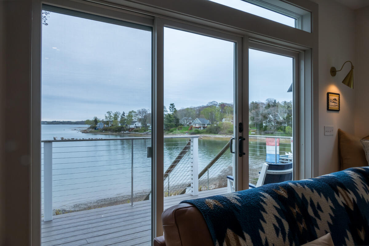 3 McKinney Road Harpswell, ME 04079 - Photo 19 of 81 25-Living room (4 of 6)