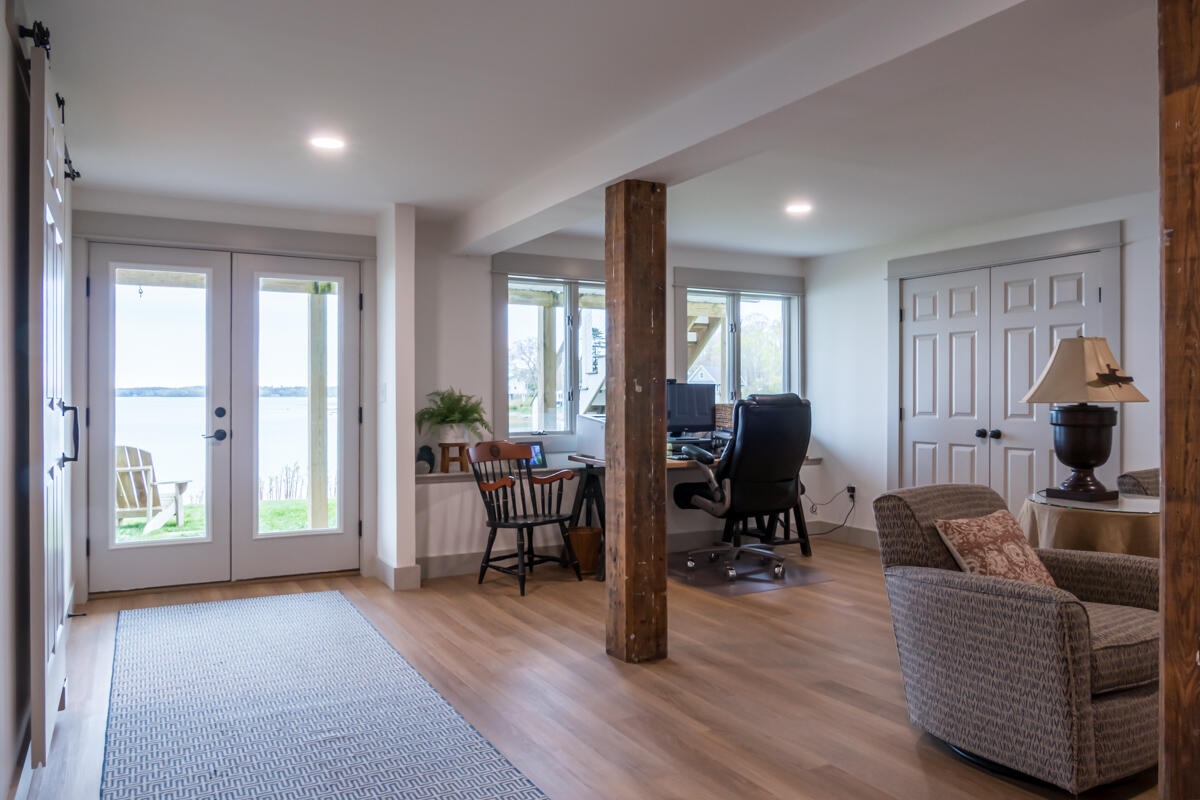 3 McKinney Road Harpswell, ME 04079 - Photo 37 of 81 33-Family room (1 of 5)