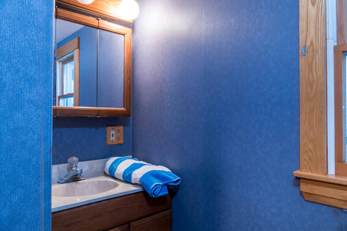 3 McKinney Road Harpswell, ME 04079 - Photo 50 of 81 64-Cottage bath