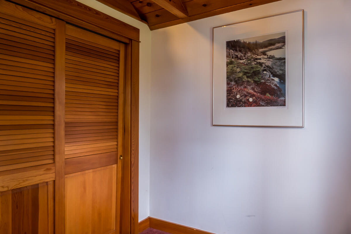 3 McKinney Road Harpswell, ME 04079 - Photo 51 of 81 65-Cottage office (1 of 2)